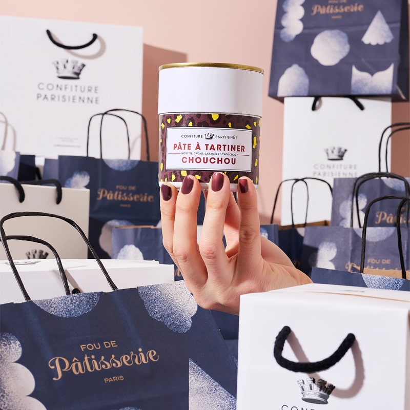 Confiture Parisienne Pate a Tartiner Chouchou - Product shown in models hand