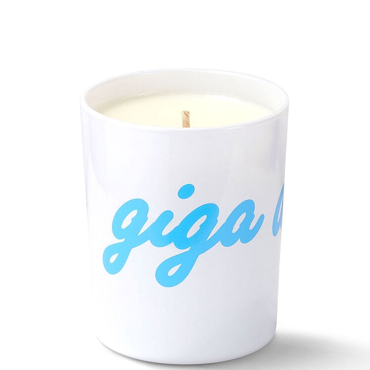 Kerzon Fragranced Candle Giga Doux (Cedar &amp; Sandalwood) showing &quot;giga&quot; side of candle