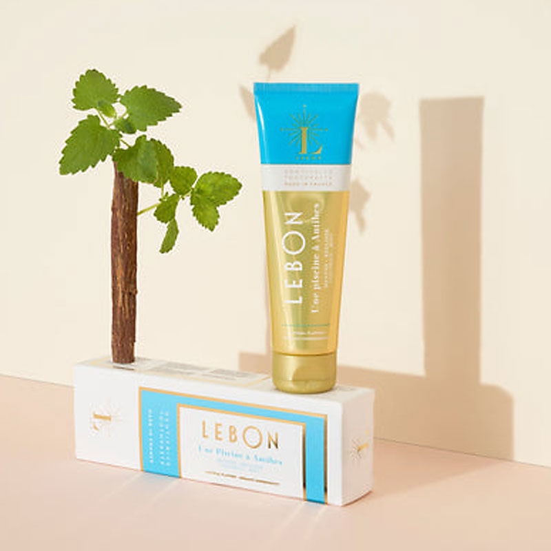 Lebon Une Piscine a Antibes – Liquorice + Mint showing with mint leaf and box
