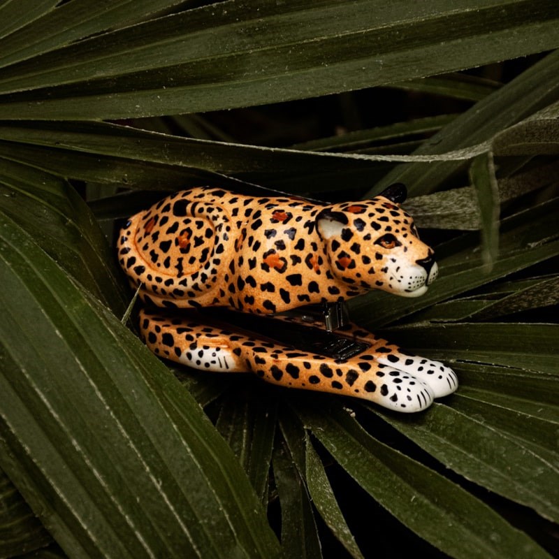 Nach Lying Leopard Stapler - Beauty shot