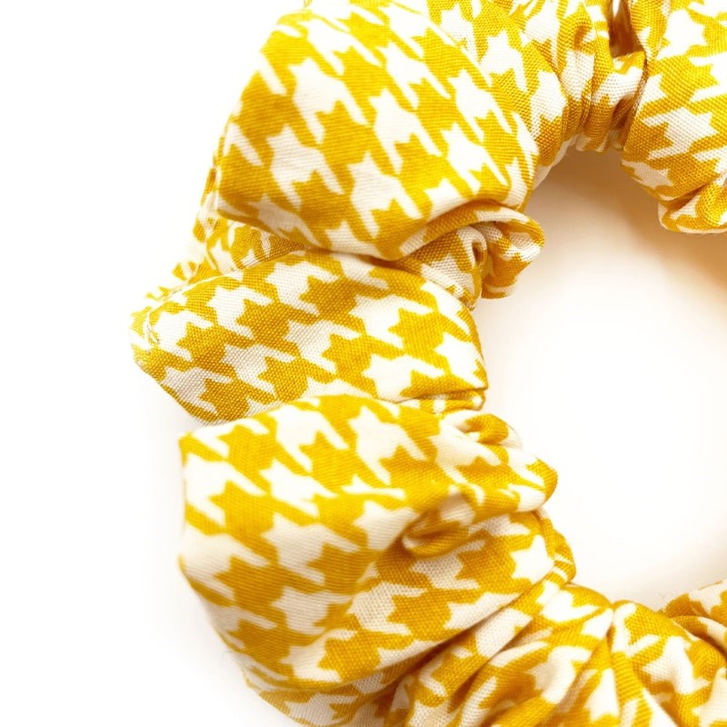 Kennedy Elise Yellow Houndstooth Scrunchie - Closeup of product