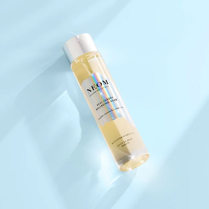 NEOM Organics Real Luxury Wellbeing Soak Multi-Vitamin Bath Oil - Beauty shot