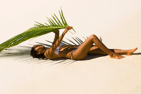Soleil des Iles  Huile Nourrissante Après-Soleil Corps et Cheveux - Monoï  de Tahiti - Extrait Végétal 100% Naturel – Protège Nourrit Hydrate - Sans  Paraben - Parfum des Iles - Made