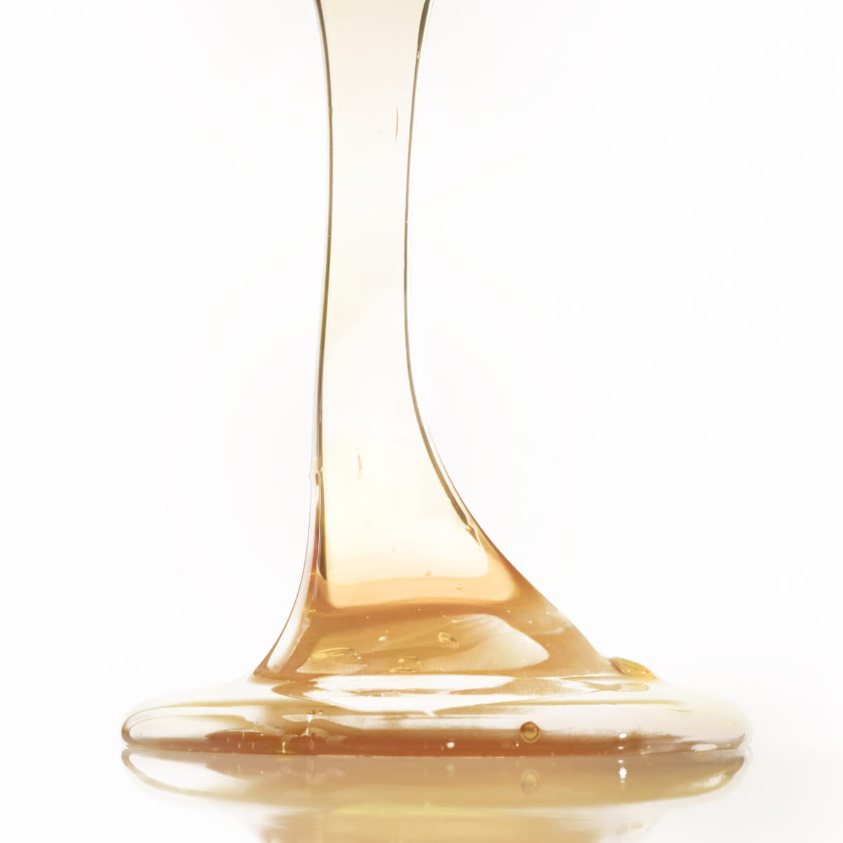 Leonor Greyl Banane Shampoo Bain Restructurant a la Banane (200 ml) - product swatch shown. 