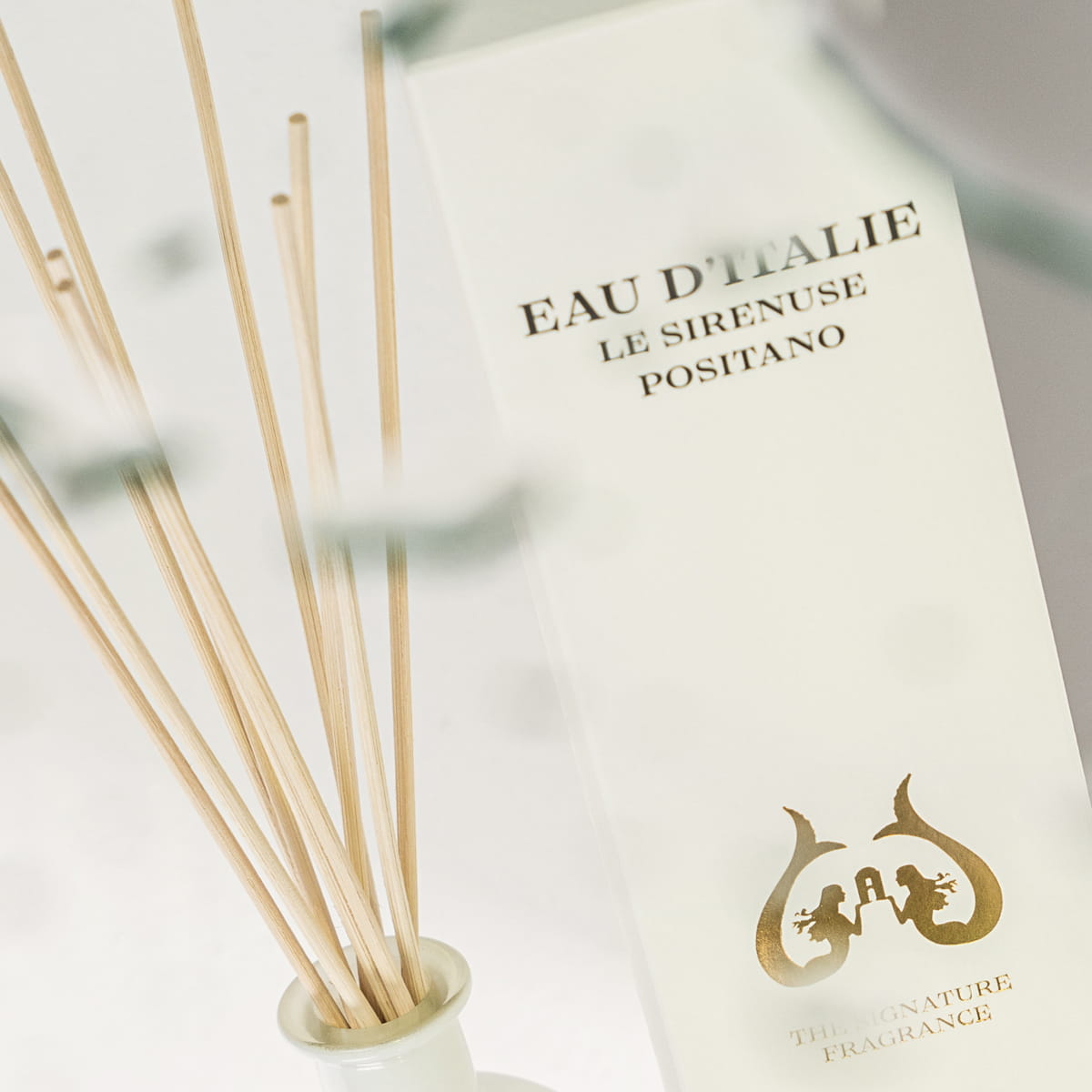 Eau d’Italie Signature Diffuser (240 ml) - product shown up close.