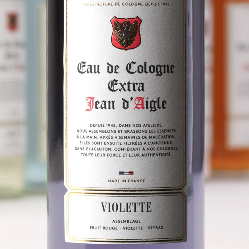 Jean d&#39;Aigle Eau de Cologne – Violet - close up of bottle label