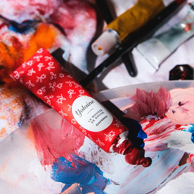 Yolaine La Mousse de Rouge  - Garance - Beauty shot - product shown with paint