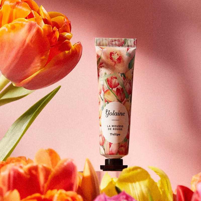 Yolaine La Mousse de Rouge - Tulipe - Beauty shot - product shown with tulips