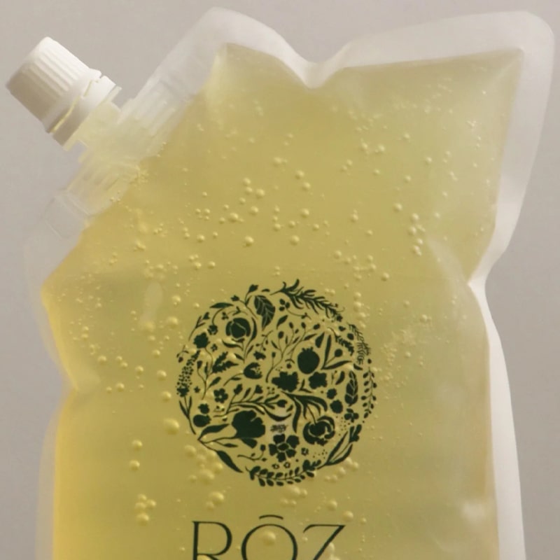 Roz Foundation Shampoo (600 ml Refill) - Closeup of product