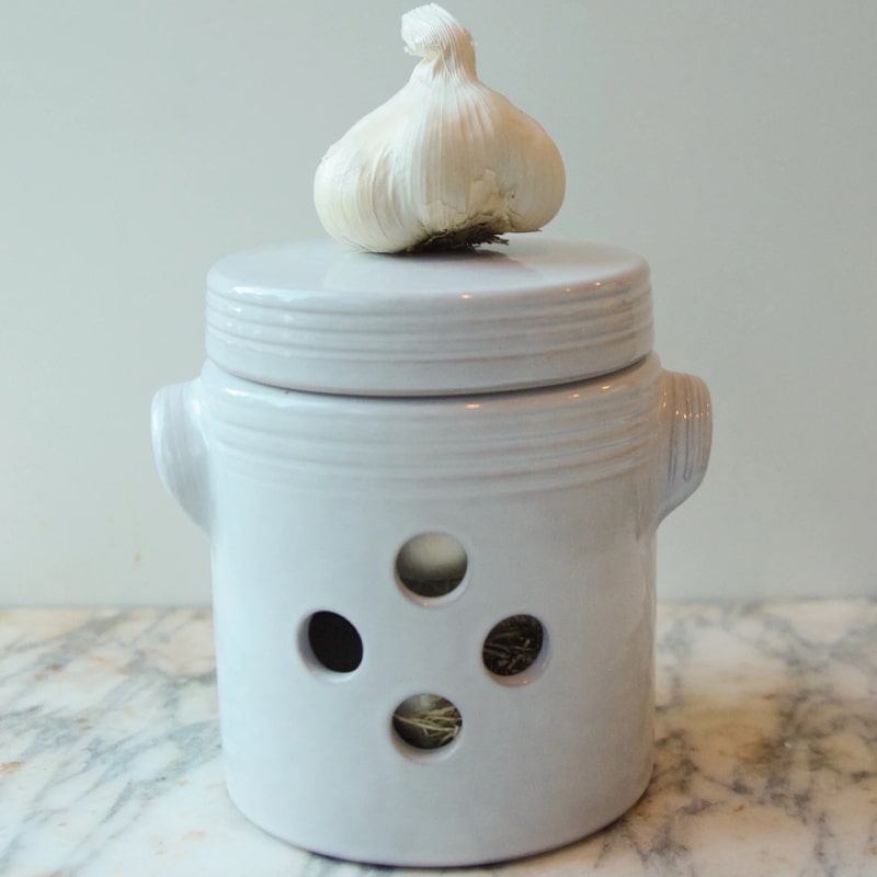 French Dry Goods Kitchen Essentials – Garlic Pot - Product shown with garlic on top of lid