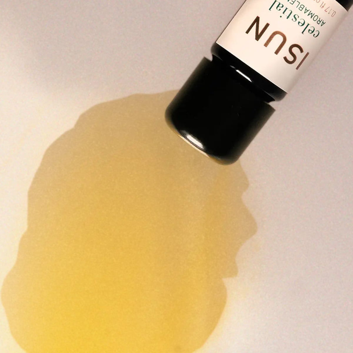 Close up of ISUN Celestial Aromablend (5 ml) showing product swatch