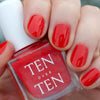 Tenoverten Nail Polish - Broadway - model holding nail polish bottle