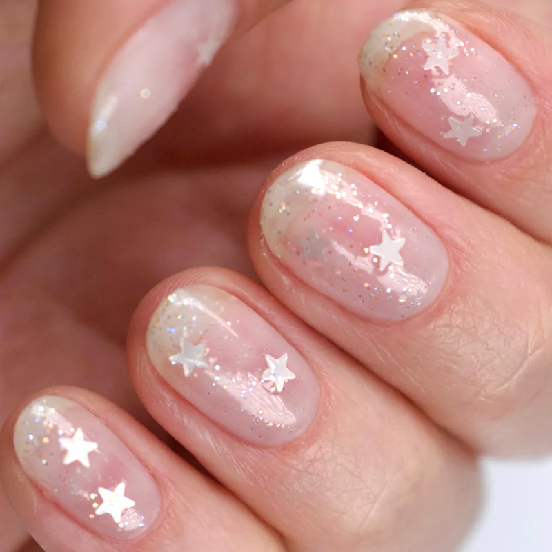 Tenoverten Nail Polish - Coney Island - model hand with nail polish on nails