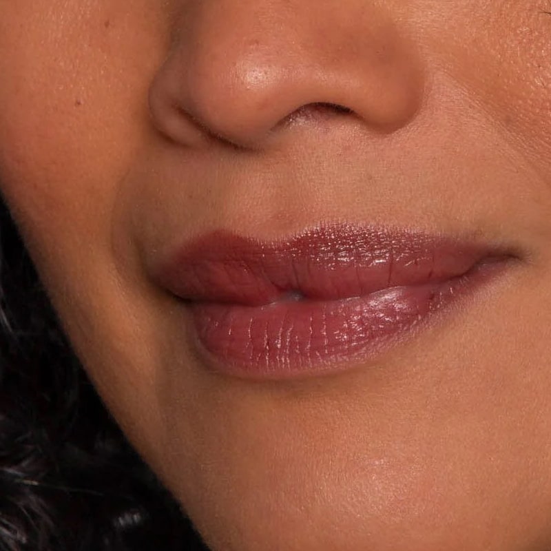 Flyte.70 Chiseled.Lip Lipliner - Fame - Closeup of model with product applied