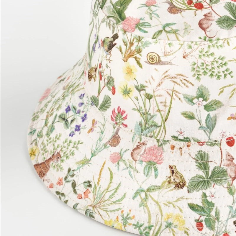 Fable England Meadow Creatures Marshmellow Bucket Hat - Closeup of product pattern