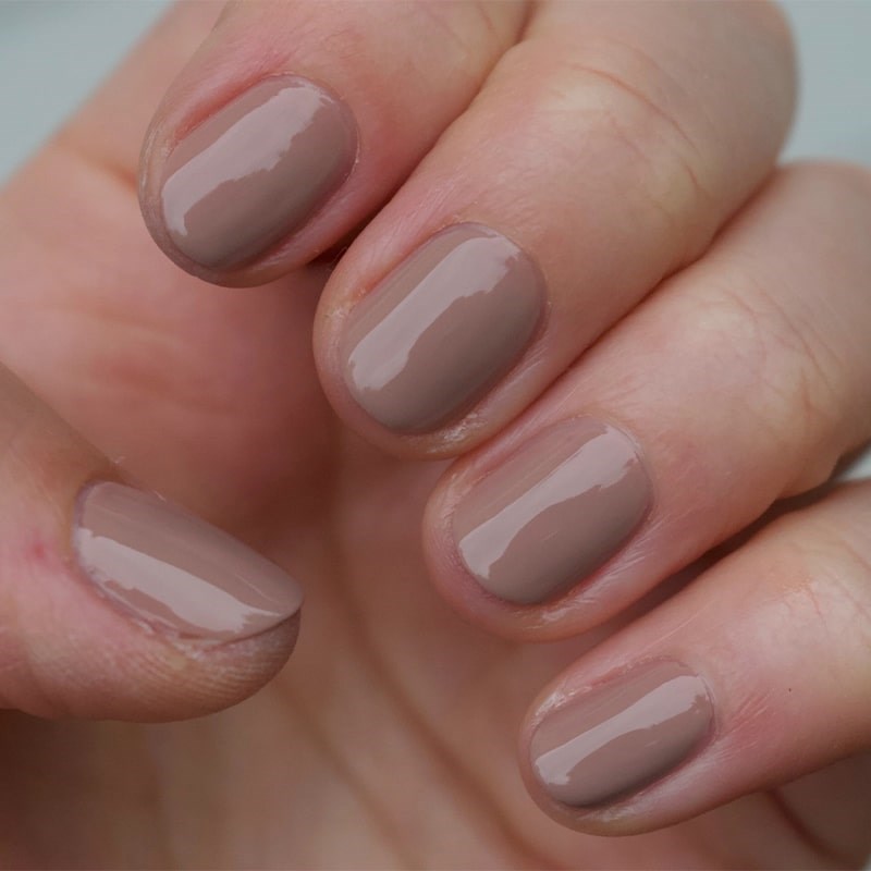 Tenoverten Nail Polish - Lenox - model wearing nail polish
