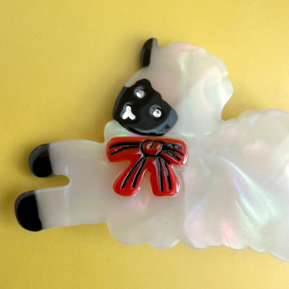 Centinelle Sheep Alligator Clip (1 pc) - Product shown close up. 