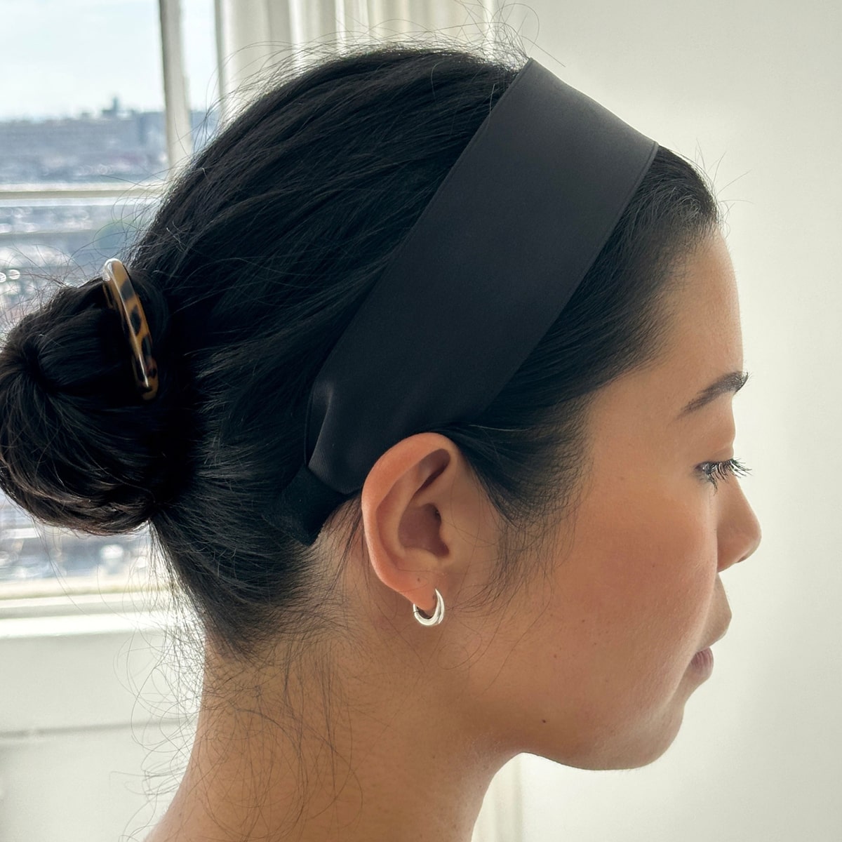 Le Bon Shoppe Olivia Headband - Ebony (1 pc) - product shown on model.