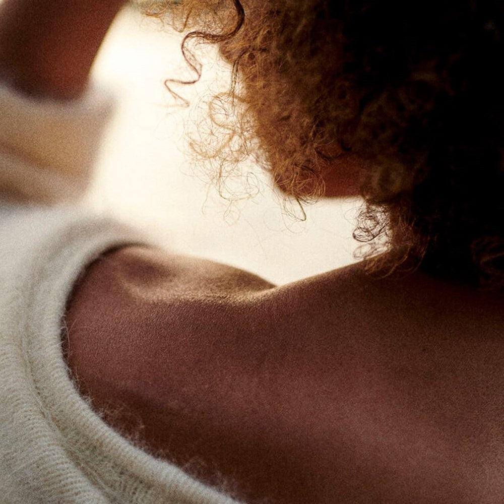 Essences Naturelles Corses Sublime Immortelle Corsican Cream (50 ml) - product shown applied to models skin. 