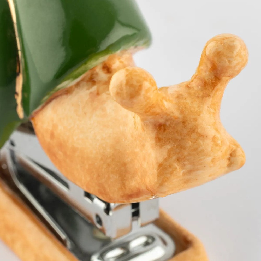 Nach Snail Stapler (1 pc) - product shown close up.