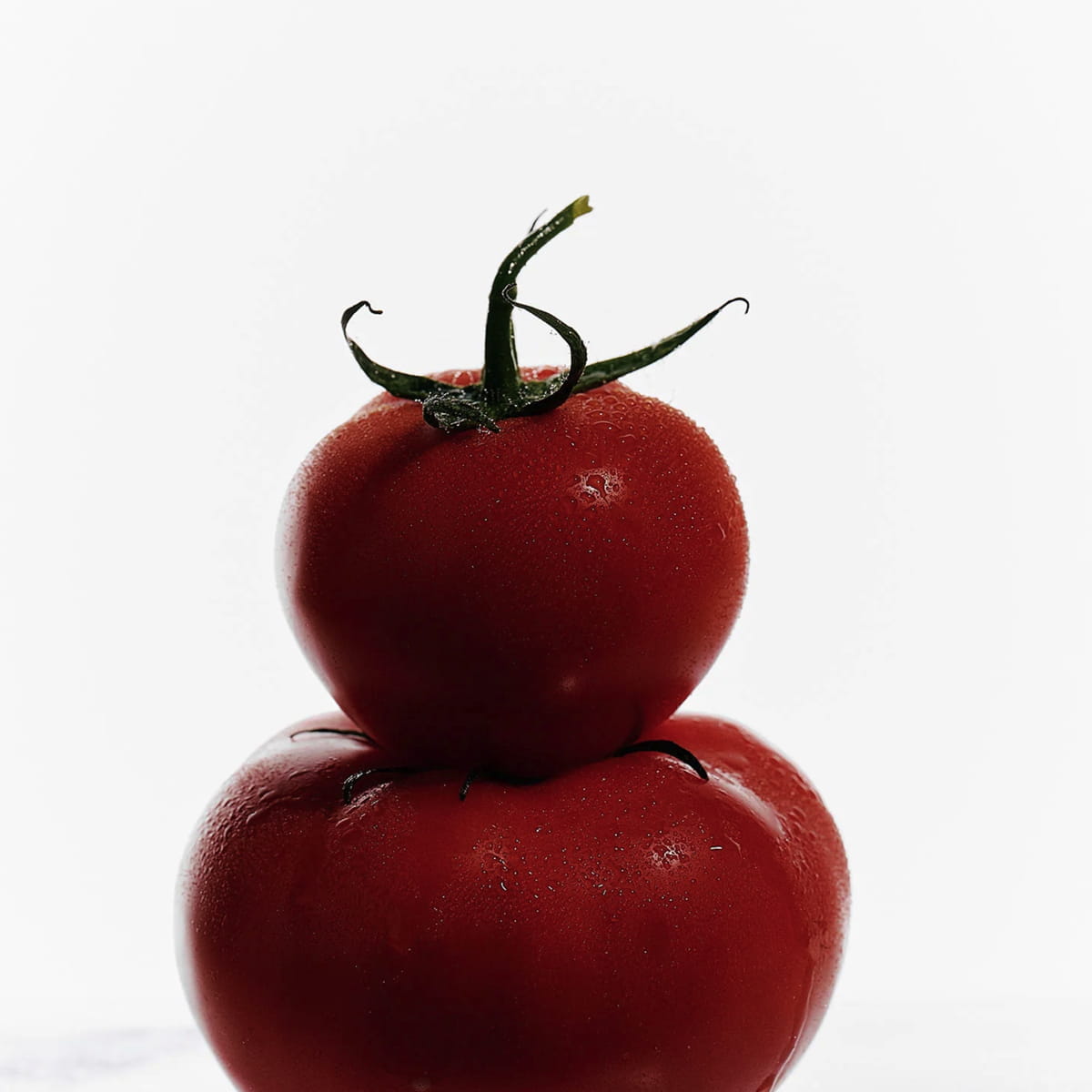Flamingo Estate Heirloom Tomato Room Spray (118 ml) - tomatoes shown.
