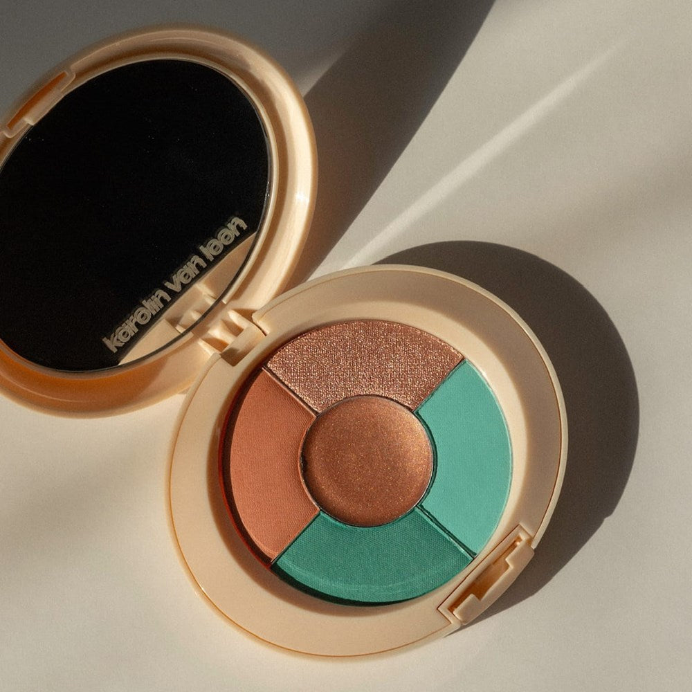 Karolin Van Loon Laguna Eyeshadow &amp; Highlighter Palette (7.2 g) - product shown on creme background.