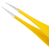 Close up of Tweezerman First Aid Full Splinter Tweezer tips