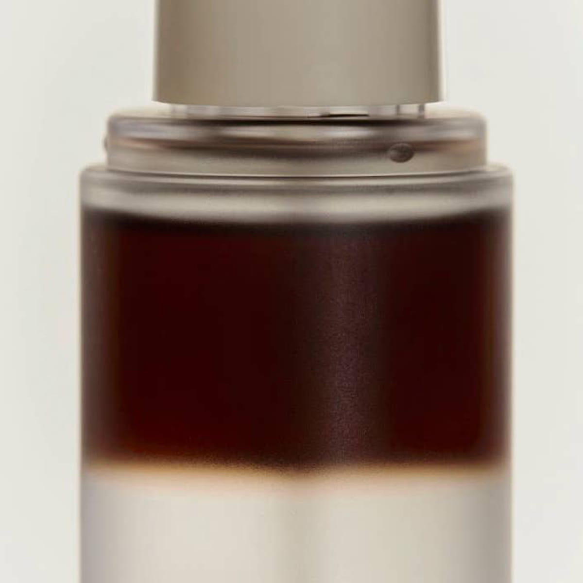 House of Balance 4:00PM Soil Relief Body Mist (100 ml) - product shown up close. 