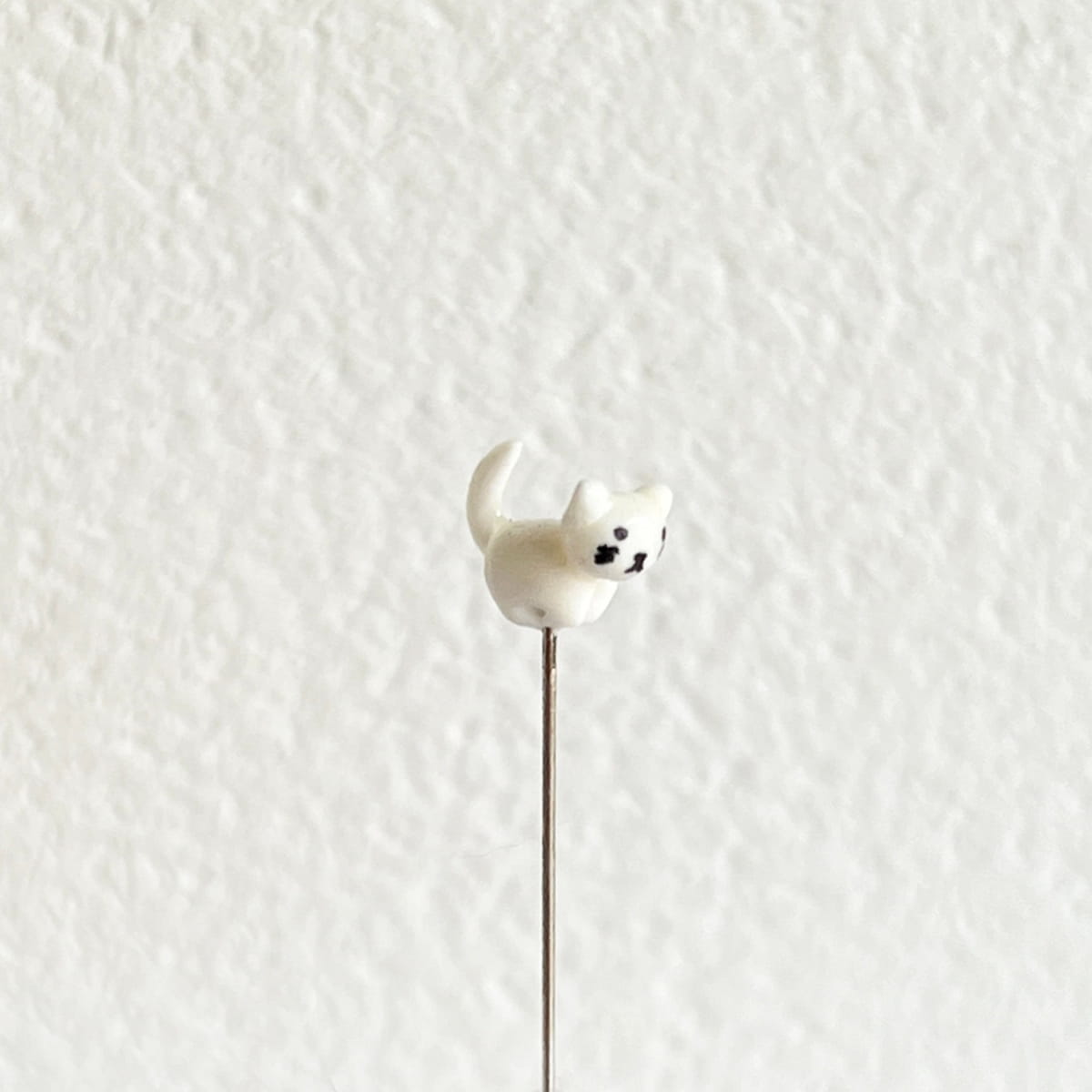 Hiro Cat Pin Cushion Set (6 pcs) - product shown on white background.