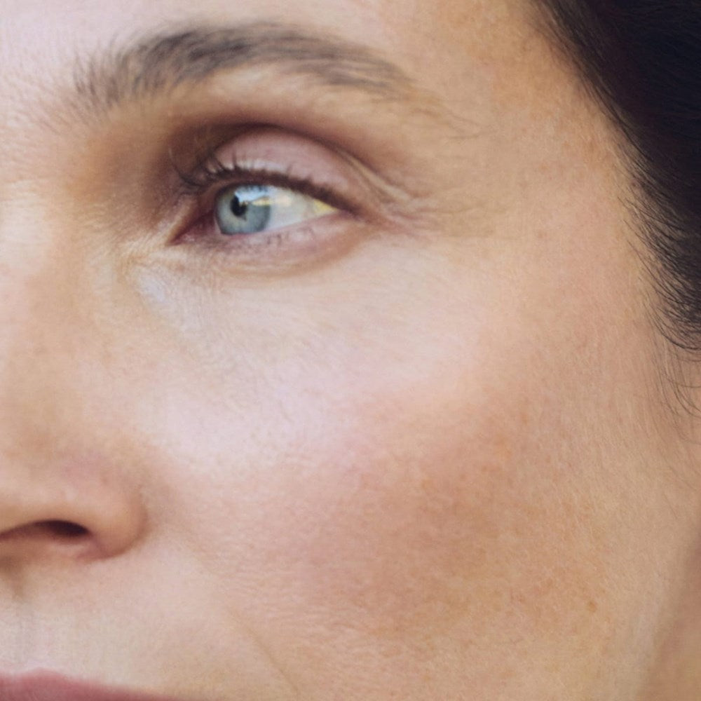 Susanne Kaufmann Advanced Anti-Ageing Light Cream (50 ml) - model's face shown up close.