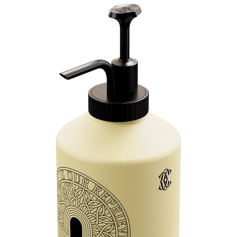 Commune Seymour Shampoo & Reusable Pump (750 ml) - product shown up close.