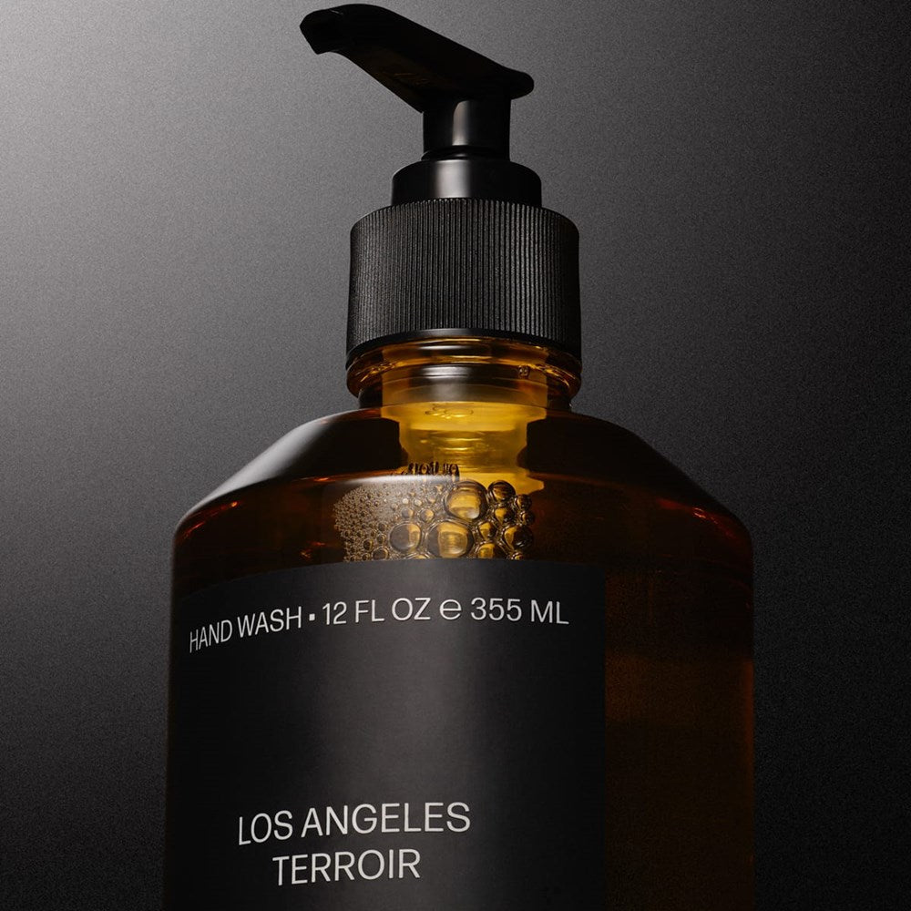 Close up of Naomi Los Angeles Terroir Hand Wash (355 ml)
