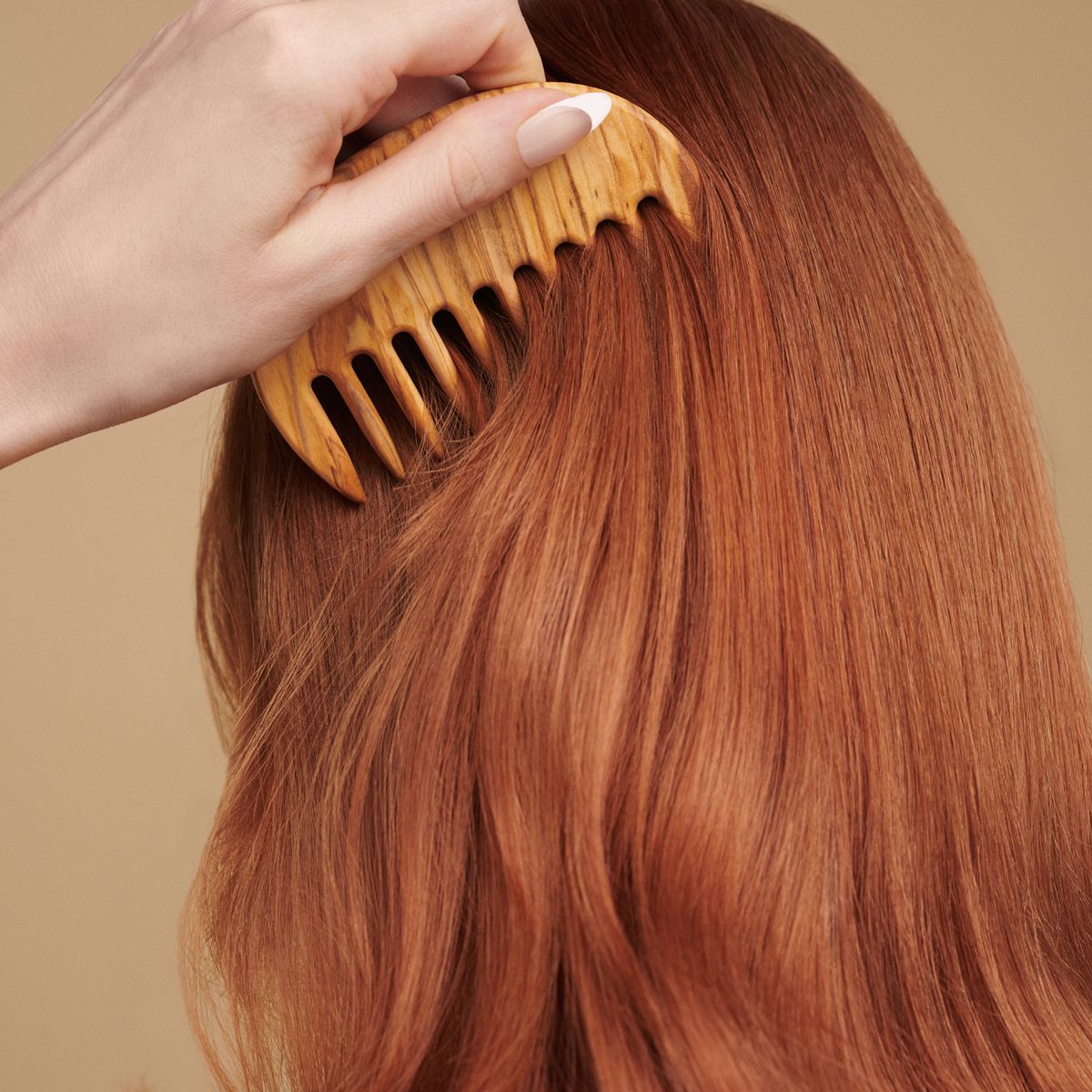 Innersense Organic Beauty Hair Renew Soothing Conditioner - model's hair shown. 