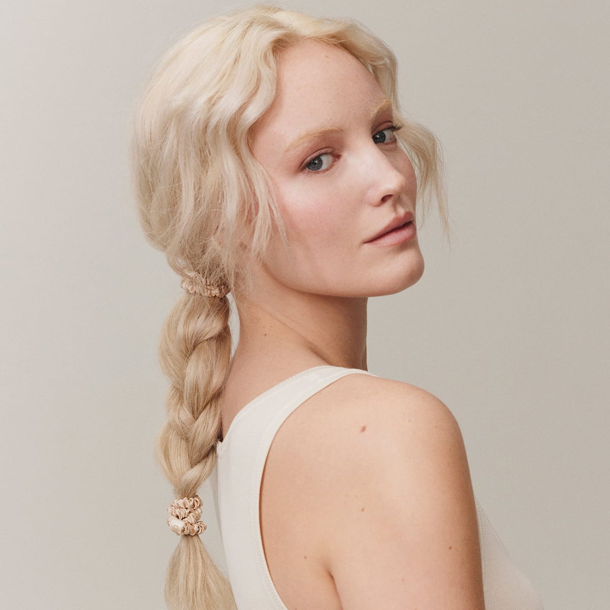 Slip Pure Silk Skinny Scrunchies - Blonde (4 pcs) - product shown in model's hair.