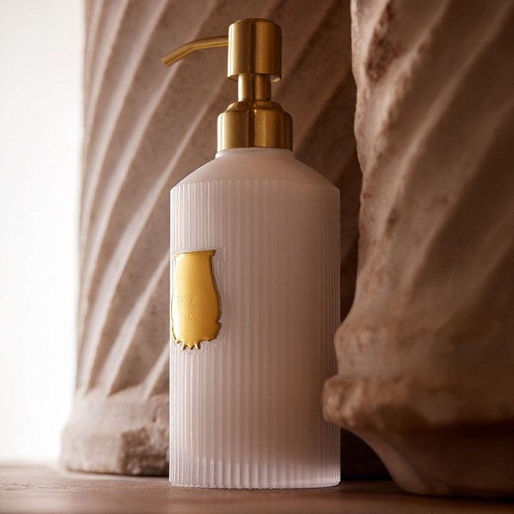 Lifestyle shot of Trudon Vixi Hand Lotion (350 ml)