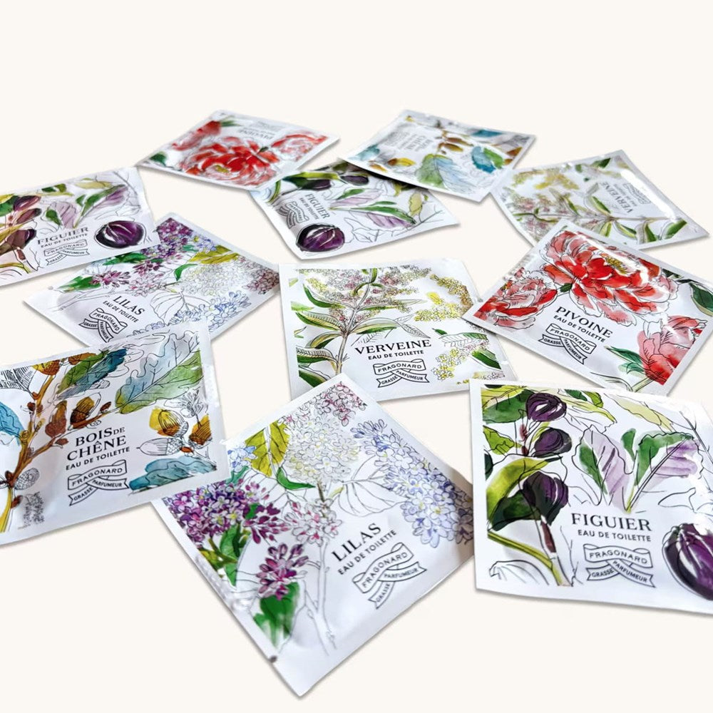 Fragonard Parfumeur L’Herbier de Fragonard Perfumed Sachets (20 x 2 ml) - product shown on cream background.