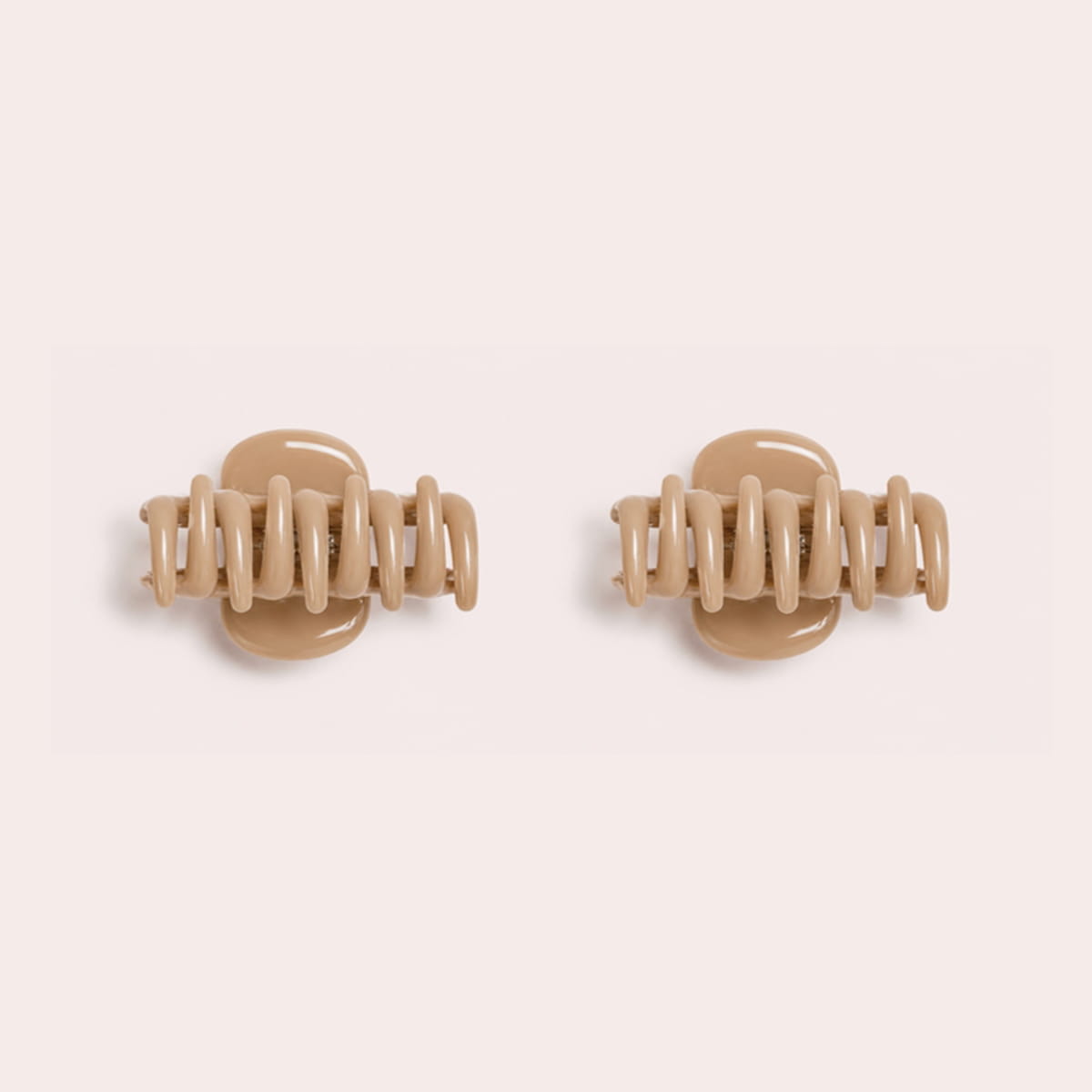 Vignette Vol. III Claw Clip - Sand (2 pcs) showing bottom of clips