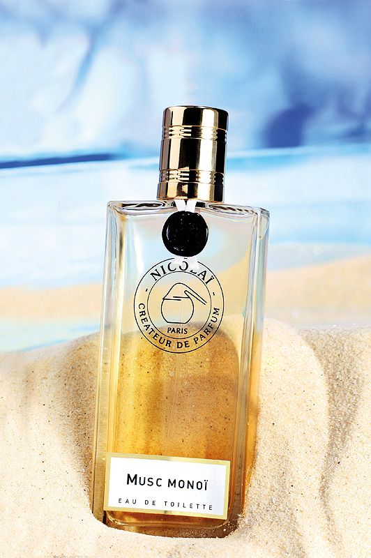 Parfums de Nicolai Musc Monoi Eau de Toilette in the sand