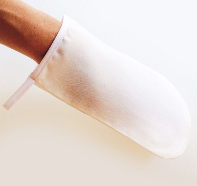 Luxury Silk Peeling Mitt & Amino Cleansing Balm view 4