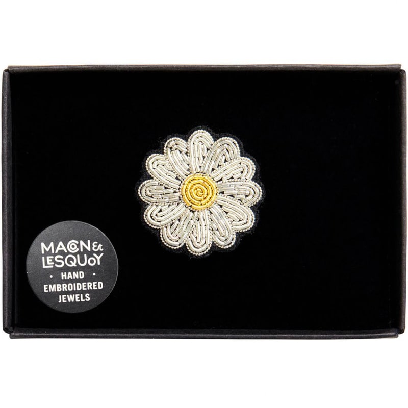 Macon & Lesquoy Hand Embroidered Mini Daisy Pin in box as received