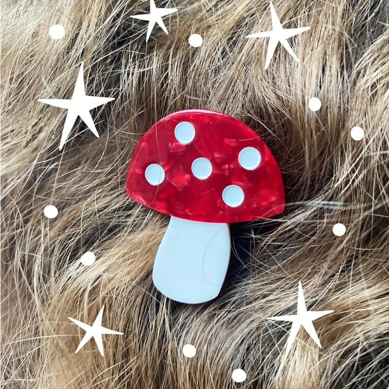 Lisa Junius Mushroom Hair Clip - Product shown in models hair