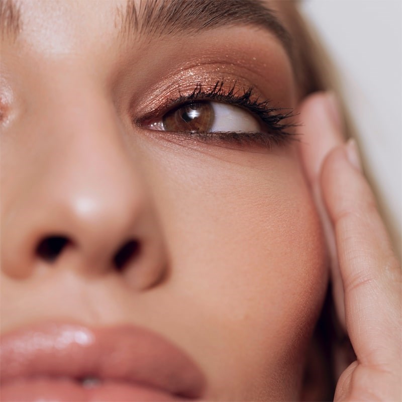 Roen Beauty Eyeline Define Eyeliner Pencil – Matte Deep Brown - Closeup of models eye with product applied