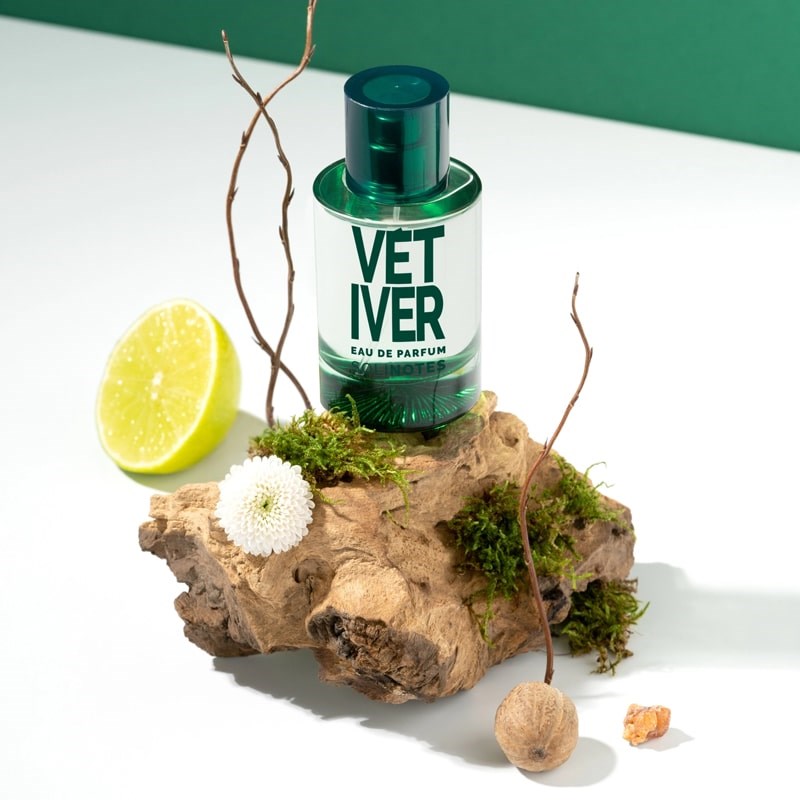 Solinotes Vetiver Eau de Parfum - Beauty shot product shown on piece of bark 
