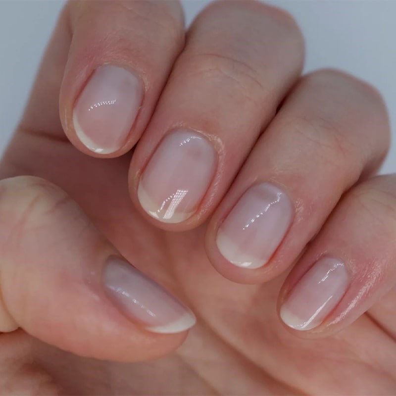 Tenoverten Nail Polish - Anne - model hand showing nail polish