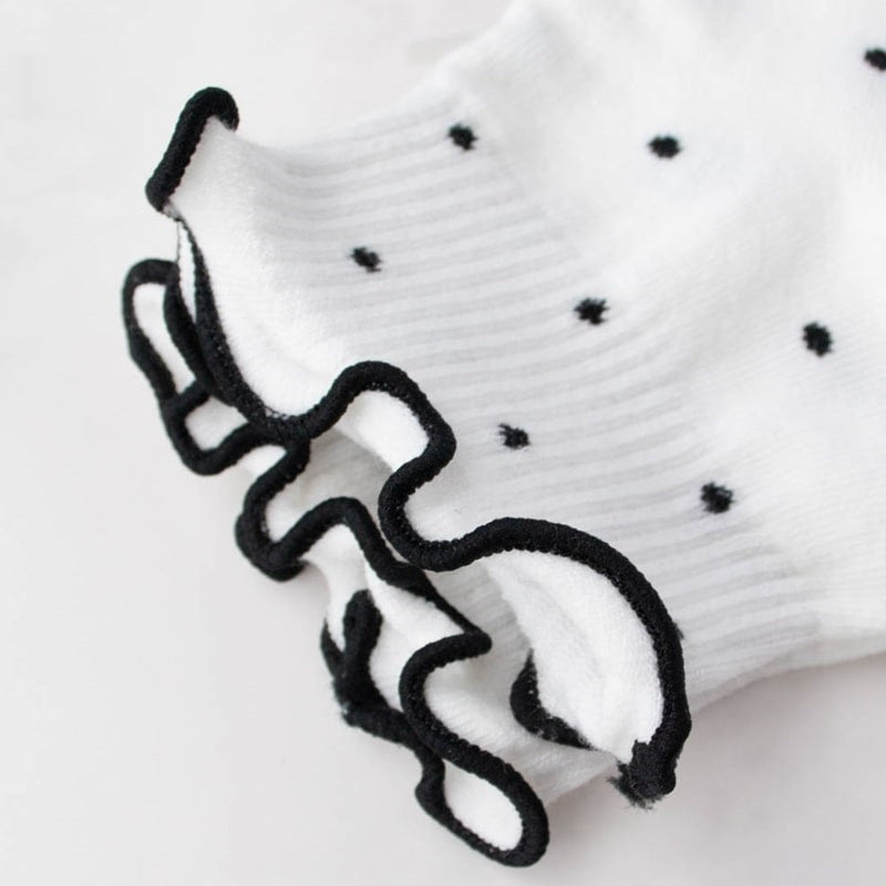 Tiepology Cute Ruffled Ankle Socks - Closeup of product