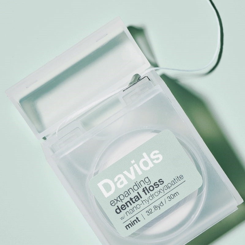 Davids Expanding Dental Floss - Refillable Dispenser + Refill - Mint - Overhead shot of product